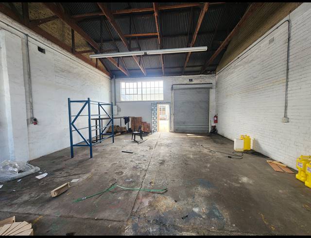 95M² WAREHOUSE TO LET IN WADEVILLE
